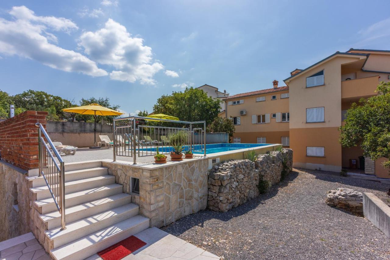 Apartmani Jaric Нови-Винодолски Экстерьер фото